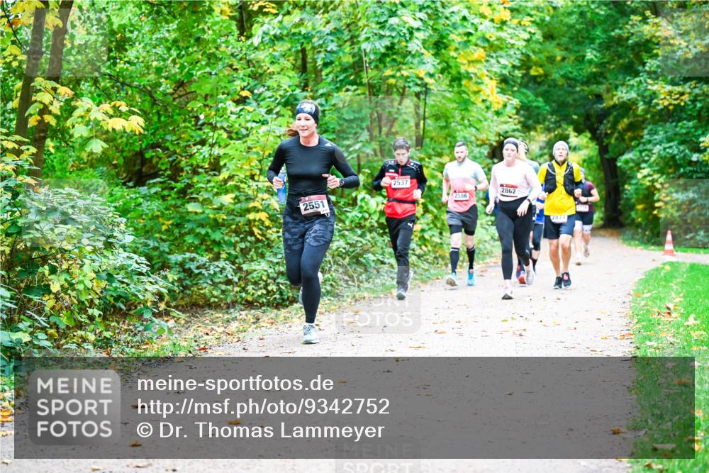12.10.2025 - Bramfelder Halbmarathon 2025 Dr. Thomas Lammeyer http://msf.ph/oto/9342752 12.10.2025 09:55:52 Laufen 2551, 2537, 2586, 2862, 2874 meine-sportfotos.de