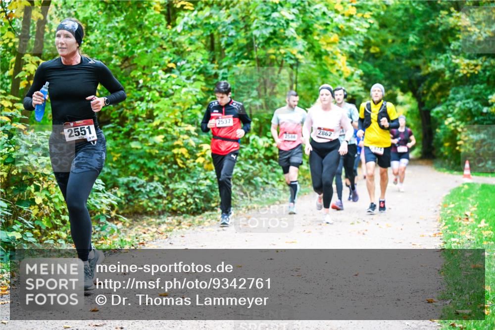 12.10.2025 - Bramfelder Halbmarathon 2025 Dr. Thomas Lammeyer http://msf.ph/oto/9342761 12.10.2025 09:55:53 Laufen 59, 2537, 2551, 2862, 47 meine-sportfotos.de