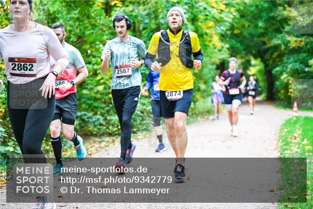 12.10.2025 - Bramfelder Halbmarathon 2025 Dr. Thomas Lammeyer http://msf.ph/oto/9342779 12.10.2025 09:55:56 Laufen 34, 2862, 58, 2587, 2874 meine-sportfotos.de