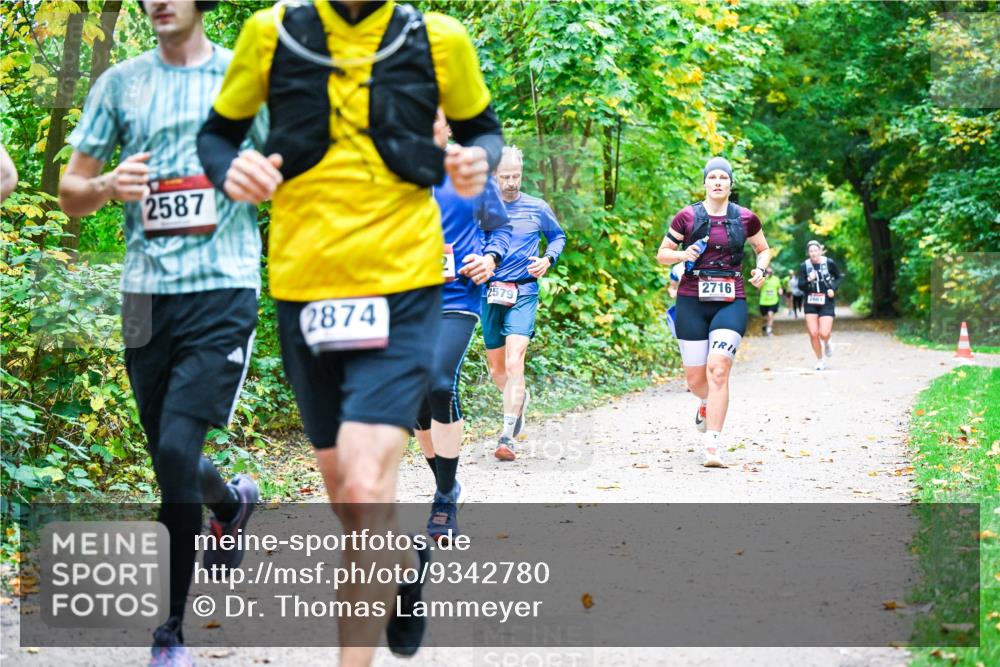 12.10.2025 - Bramfelder Halbmarathon 2025 Dr. Thomas Lammeyer http://msf.ph/oto/9342780 12.10.2025 09:55:57 Laufen 2587, 2874, 22579, 2716 meine-sportfotos.de
