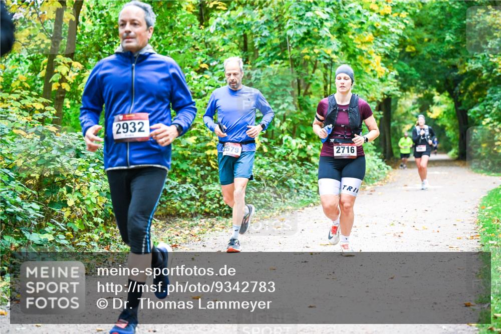 12.10.2025 - Bramfelder Halbmarathon 2025 Dr. Thomas Lammeyer http://msf.ph/oto/9342783 12.10.2025 09:55:57 Laufen 2932, 2579, 2716 meine-sportfotos.de