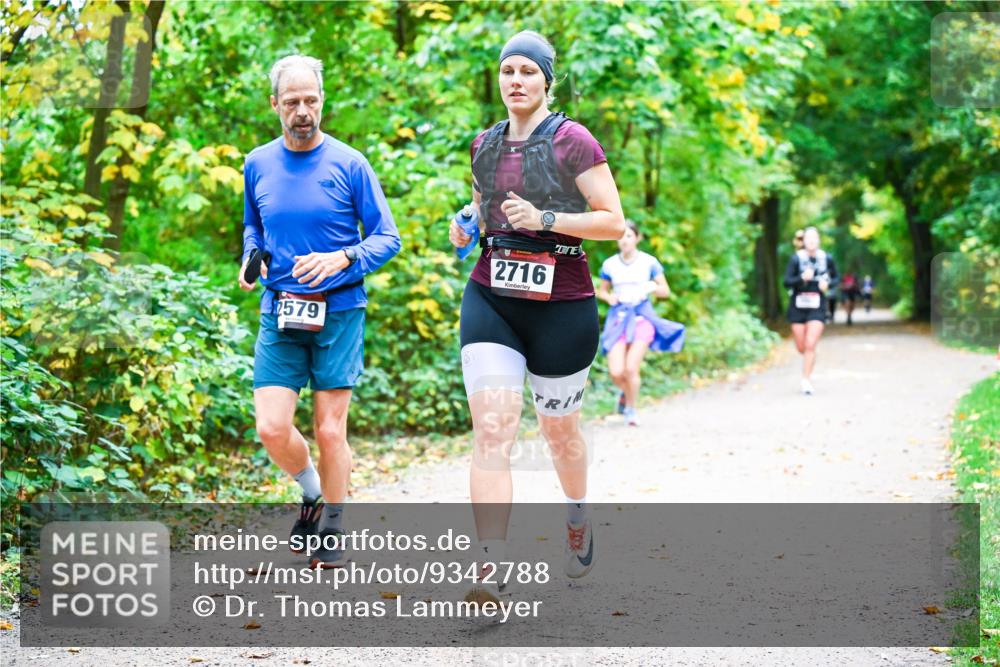 12.10.2025 - Bramfelder Halbmarathon 2025 Dr. Thomas Lammeyer http://msf.ph/oto/9342788 12.10.2025 09:55:58 Laufen 2579, 2716 meine-sportfotos.de