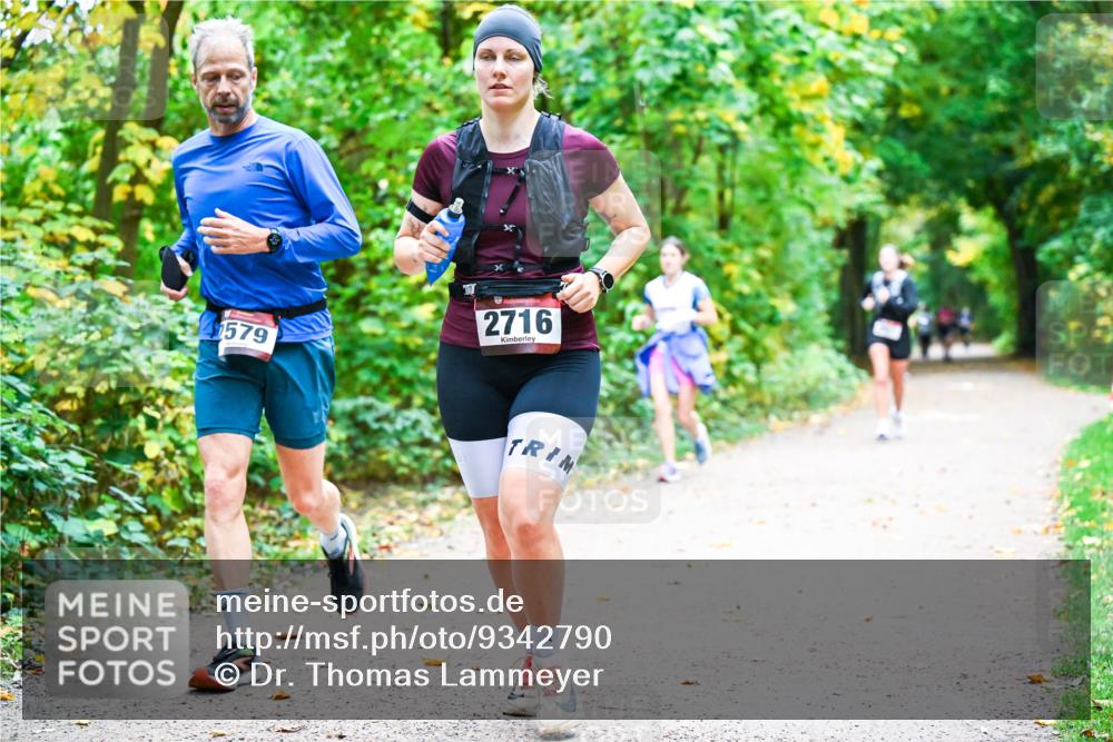 12.10.2025 - Bramfelder Halbmarathon 2025 Dr. Thomas Lammeyer http://msf.ph/oto/9342790 12.10.2025 09:55:59 Laufen 1579, 2716 meine-sportfotos.de