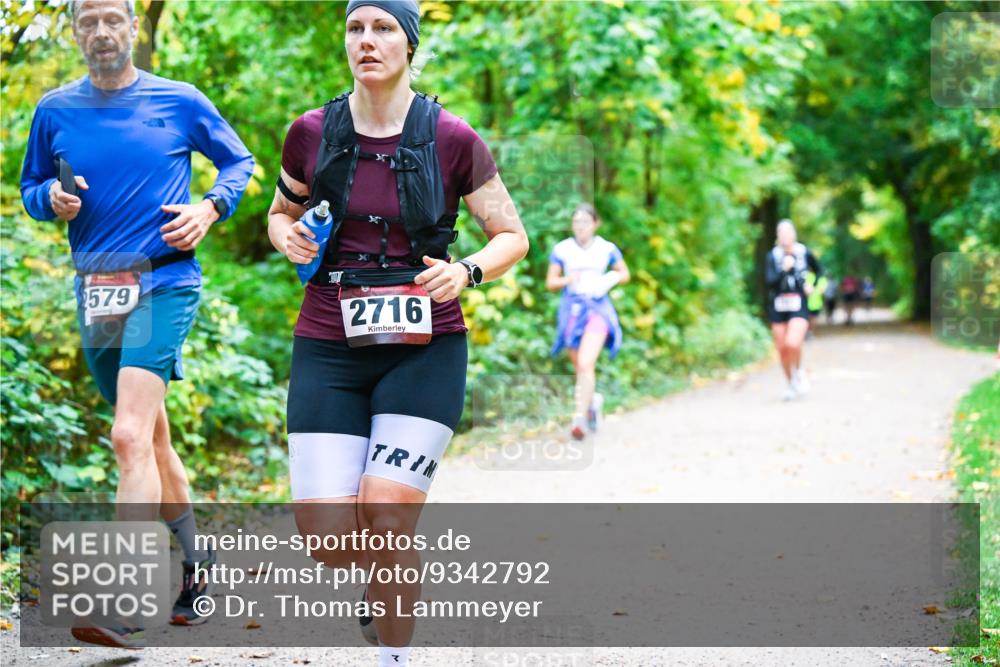 12.10.2025 - Bramfelder Halbmarathon 2025 Dr. Thomas Lammeyer http://msf.ph/oto/9342792 12.10.2025 09:55:59 Laufen 579, 2716 meine-sportfotos.de