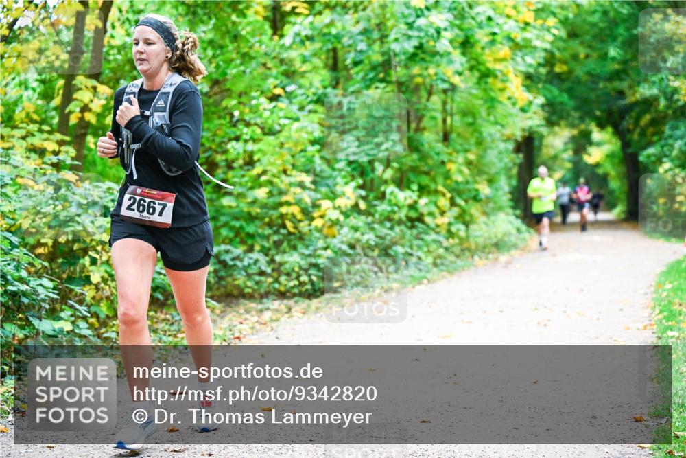12.10.2025 - Bramfelder Halbmarathon 2025 Dr. Thomas Lammeyer http://msf.ph/oto/9342820 12.10.2025 09:56:04 Laufen 9, 2667 meine-sportfotos.de