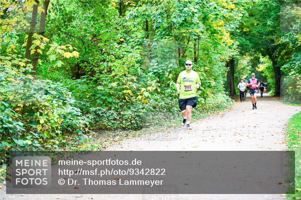 12.10.2025 - Bramfelder Halbmarathon 2025 Dr. Thomas Lammeyer http://msf.ph/oto/9342822 12.10.2025 09:56:09 Laufen 2774, 2839 meine-sportfotos.de