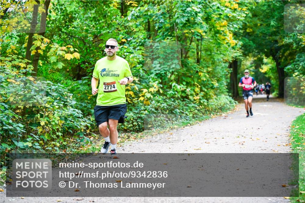 12.10.2025 - Bramfelder Halbmarathon 2025 Dr. Thomas Lammeyer http://msf.ph/oto/9342836 12.10.2025 09:56:11 Laufen 2774 meine-sportfotos.de