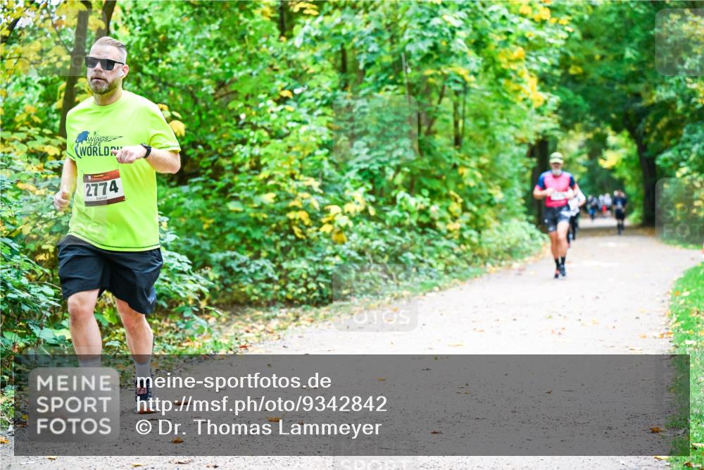 12.10.2025 - Bramfelder Halbmarathon 2025 Dr. Thomas Lammeyer http://msf.ph/oto/9342842 12.10.2025 09:56:12 Laufen 2774 meine-sportfotos.de