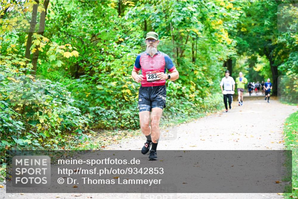 12.10.2025 - Bramfelder Halbmarathon 2025 Dr. Thomas Lammeyer http://msf.ph/oto/9342853 12.10.2025 09:56:16 Laufen 2833 meine-sportfotos.de