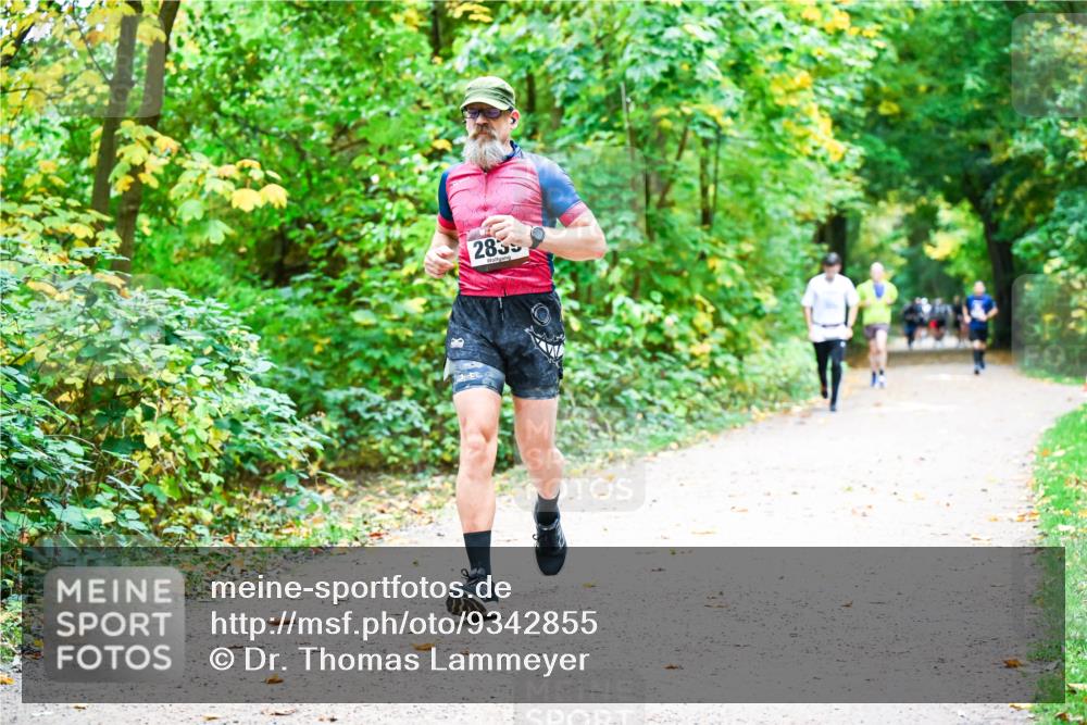 12.10.2025 - Bramfelder Halbmarathon 2025 Dr. Thomas Lammeyer http://msf.ph/oto/9342855 12.10.2025 09:56:16 Laufen 2855 meine-sportfotos.de