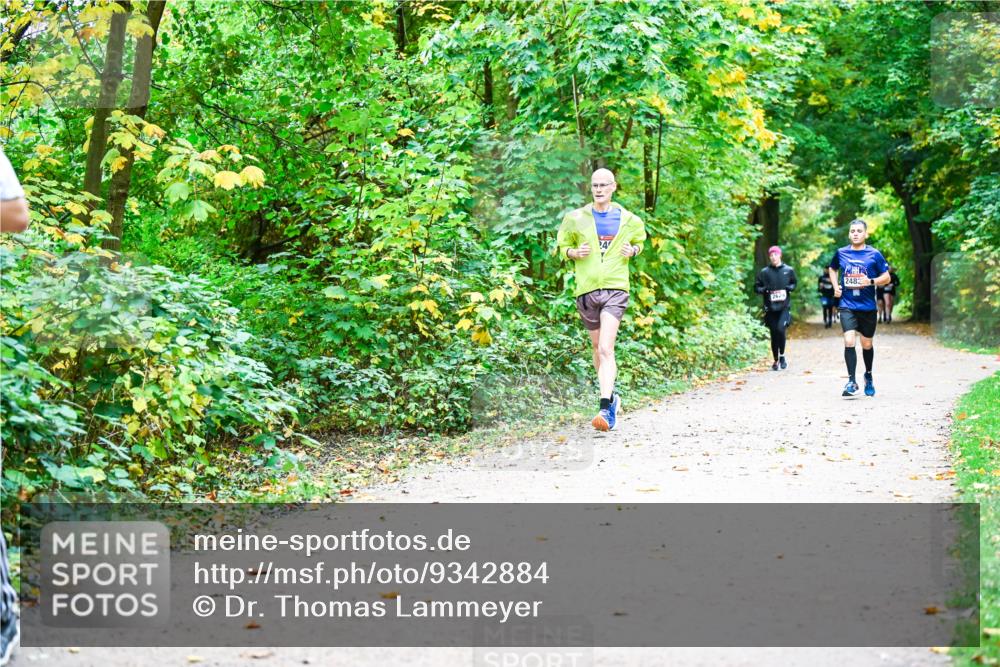 12.10.2025 - Bramfelder Halbmarathon 2025 Dr. Thomas Lammeyer http://msf.ph/oto/9342884 12.10.2025 09:56:23 Laufen 2629, 248 meine-sportfotos.de