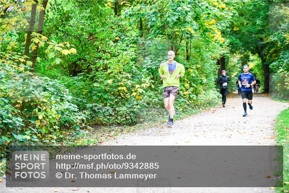 12.10.2025 - Bramfelder Halbmarathon 2025 Dr. Thomas Lammeyer http://msf.ph/oto/9342885 12.10.2025 09:56:23 Laufen 2483 meine-sportfotos.de