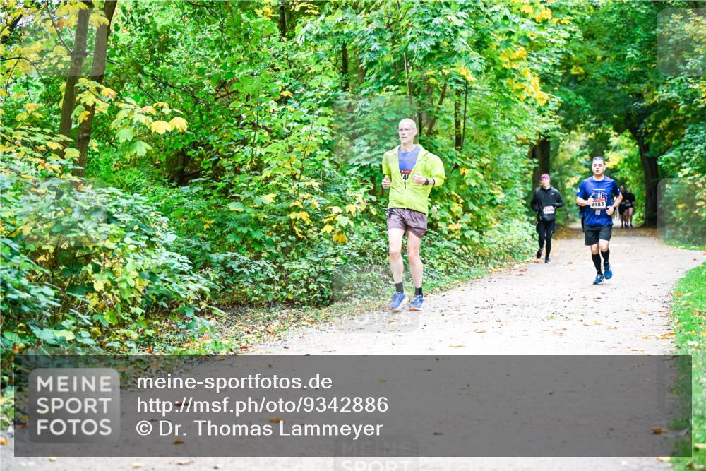 12.10.2025 - Bramfelder Halbmarathon 2025 Dr. Thomas Lammeyer http://msf.ph/oto/9342886 12.10.2025 09:56:23 Laufen 2629, 2483 meine-sportfotos.de
