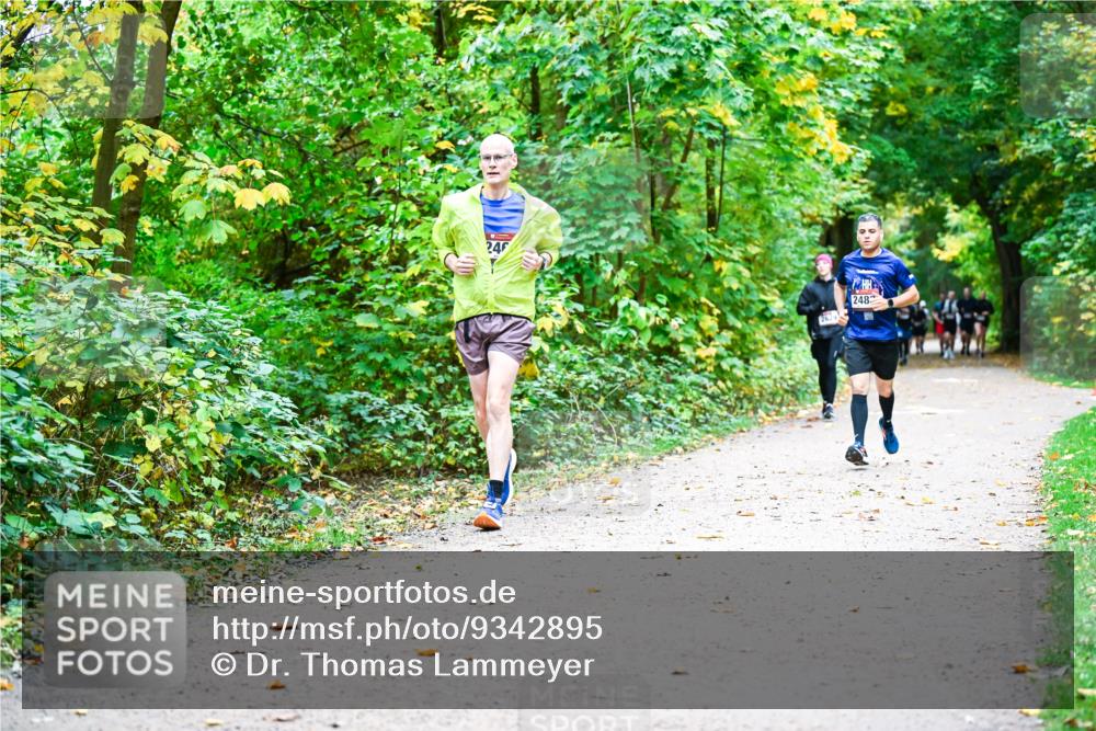 12.10.2025 - Bramfelder Halbmarathon 2025 Dr. Thomas Lammeyer http://msf.ph/oto/9342895 12.10.2025 09:56:25 Laufen 24, 248 meine-sportfotos.de
