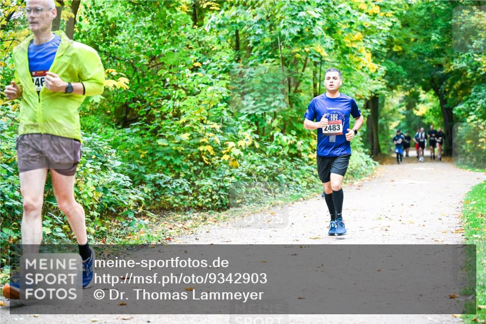 12.10.2025 - Bramfelder Halbmarathon 2025 Dr. Thomas Lammeyer http://msf.ph/oto/9342903 12.10.2025 09:56:26 Laufen 4, 2483 meine-sportfotos.de