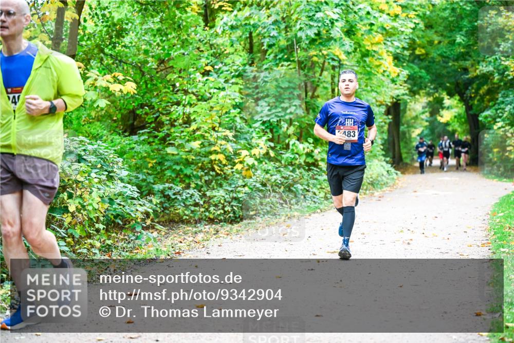 12.10.2025 - Bramfelder Halbmarathon 2025 Dr. Thomas Lammeyer http://msf.ph/oto/9342904 12.10.2025 09:56:26 Laufen 4, 483 meine-sportfotos.de
