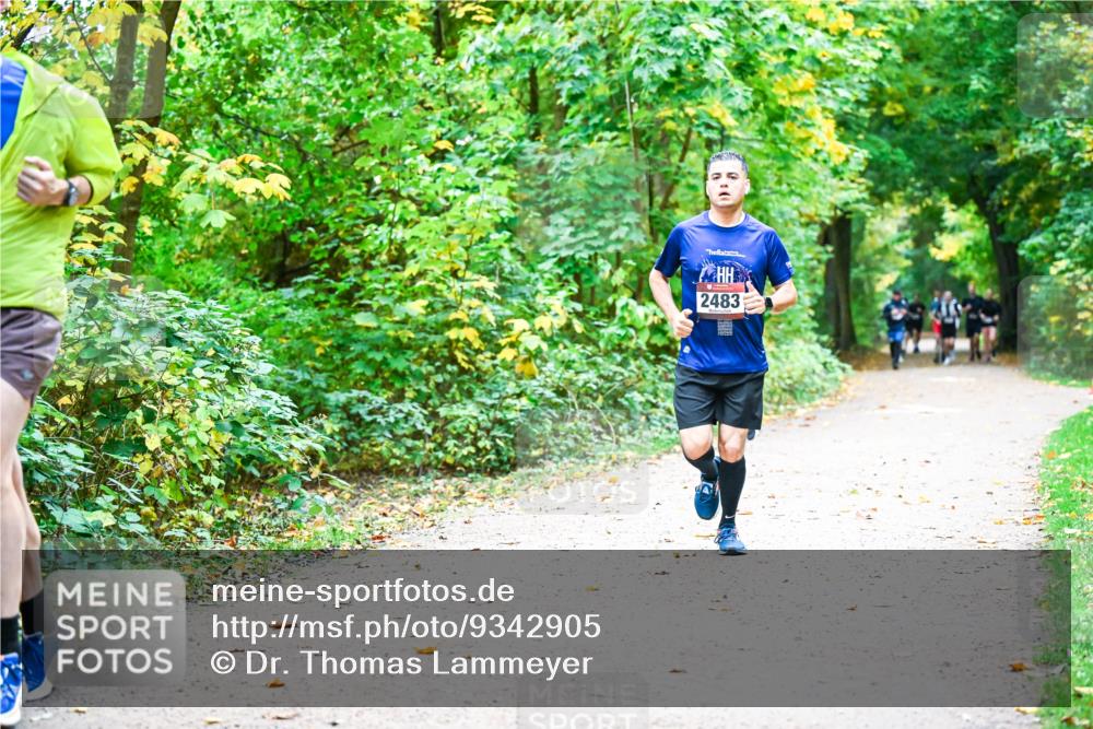12.10.2025 - Bramfelder Halbmarathon 2025 Dr. Thomas Lammeyer http://msf.ph/oto/9342905 12.10.2025 09:56:27 Laufen 2483 meine-sportfotos.de