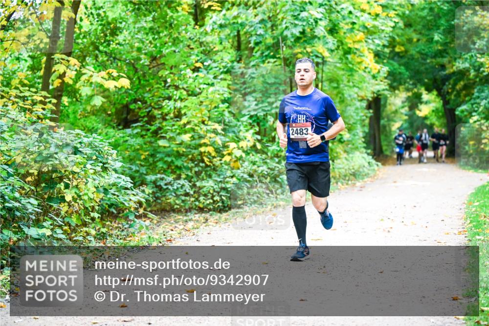 12.10.2025 - Bramfelder Halbmarathon 2025 Dr. Thomas Lammeyer http://msf.ph/oto/9342907 12.10.2025 09:56:27 Laufen 2483 meine-sportfotos.de