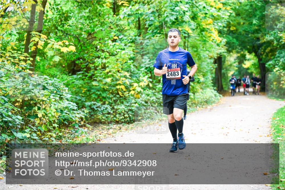 12.10.2025 - Bramfelder Halbmarathon 2025 Dr. Thomas Lammeyer http://msf.ph/oto/9342908 12.10.2025 09:56:27 Laufen 2483 meine-sportfotos.de