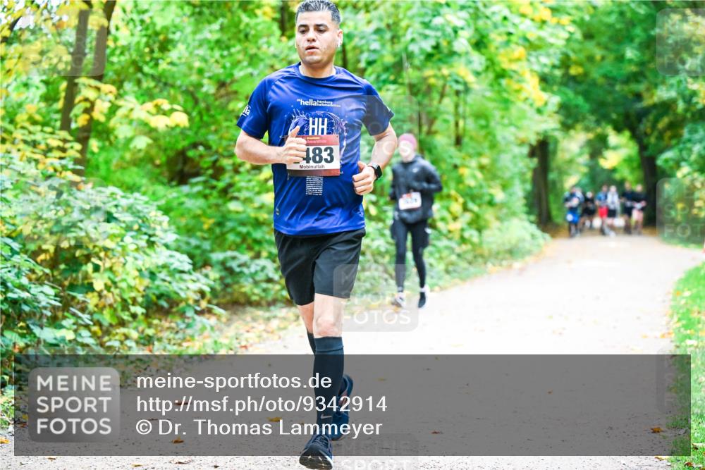 12.10.2025 - Bramfelder Halbmarathon 2025 Dr. Thomas Lammeyer http://msf.ph/oto/9342914 12.10.2025 09:56:28 Laufen 483 meine-sportfotos.de