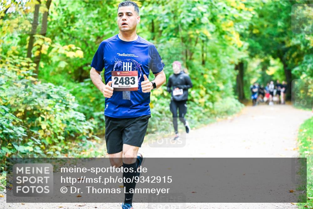12.10.2025 - Bramfelder Halbmarathon 2025 Dr. Thomas Lammeyer http://msf.ph/oto/9342915 12.10.2025 09:56:28 Laufen 2483 meine-sportfotos.de