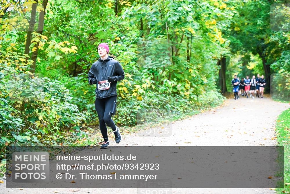 12.10.2025 - Bramfelder Halbmarathon 2025 Dr. Thomas Lammeyer http://msf.ph/oto/9342923 12.10.2025 09:56:29 Laufen 2629 meine-sportfotos.de