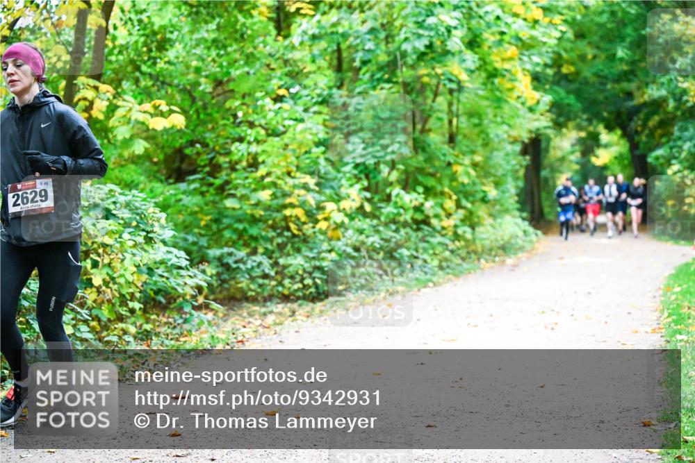 12.10.2025 - Bramfelder Halbmarathon 2025 Dr. Thomas Lammeyer http://msf.ph/oto/9342931 12.10.2025 09:56:30 Laufen 49, 2629 meine-sportfotos.de