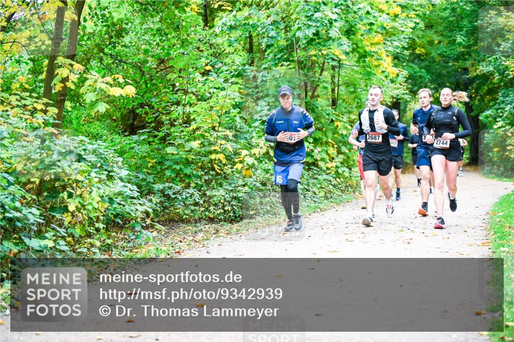 12.10.2025 - Bramfelder Halbmarathon 2025 Dr. Thomas Lammeyer http://msf.ph/oto/9342939 12.10.2025 09:56:40 Laufen 30, 2687, 462, 2744 meine-sportfotos.de