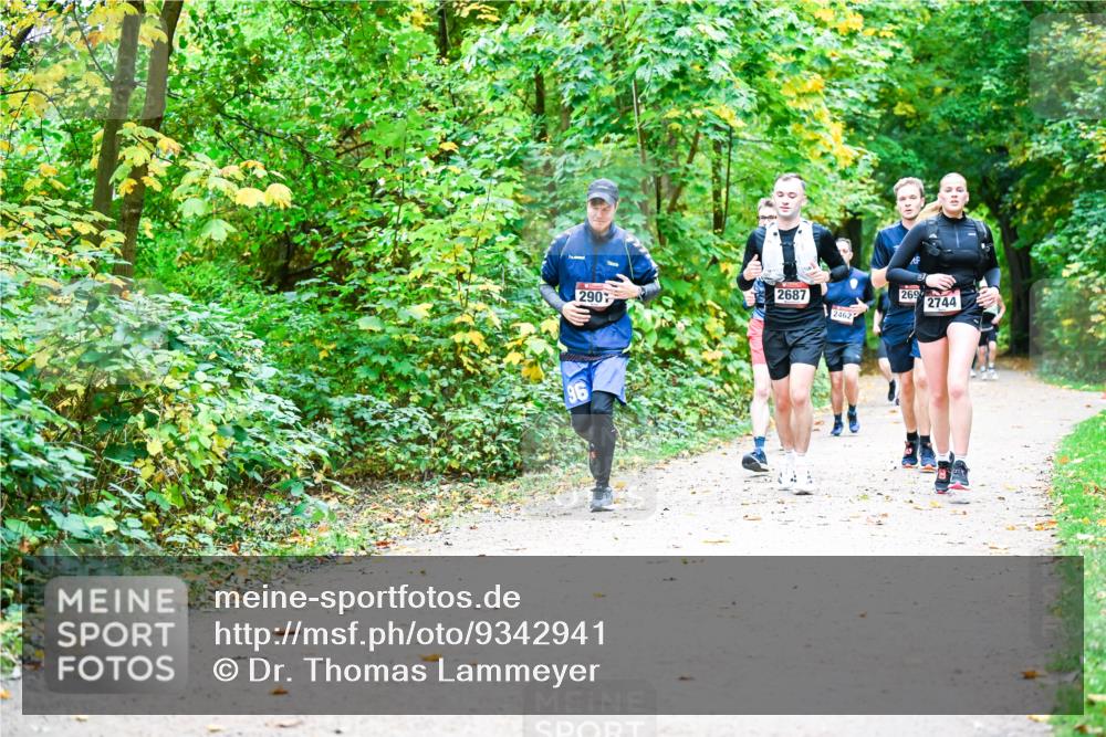 12.10.2025 - Bramfelder Halbmarathon 2025 Dr. Thomas Lammeyer http://msf.ph/oto/9342941 12.10.2025 09:56:40 Laufen 290, 2687, 2462, 269, 2744 meine-sportfotos.de