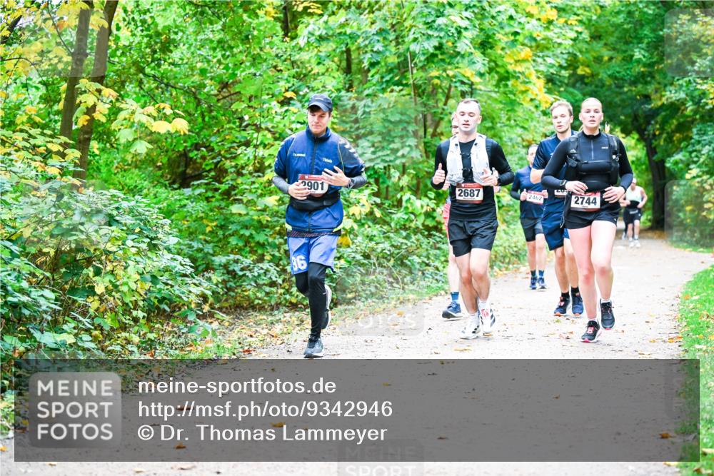 12.10.2025 - Bramfelder Halbmarathon 2025 Dr. Thomas Lammeyer http://msf.ph/oto/9342946 12.10.2025 09:56:41 Laufen 2901, 2687, 2462, 2744 meine-sportfotos.de