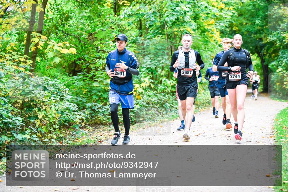 12.10.2025 - Bramfelder Halbmarathon 2025 Dr. Thomas Lammeyer http://msf.ph/oto/9342947 12.10.2025 09:56:41 Laufen 16, 2687, 26, 2901, 2744 meine-sportfotos.de