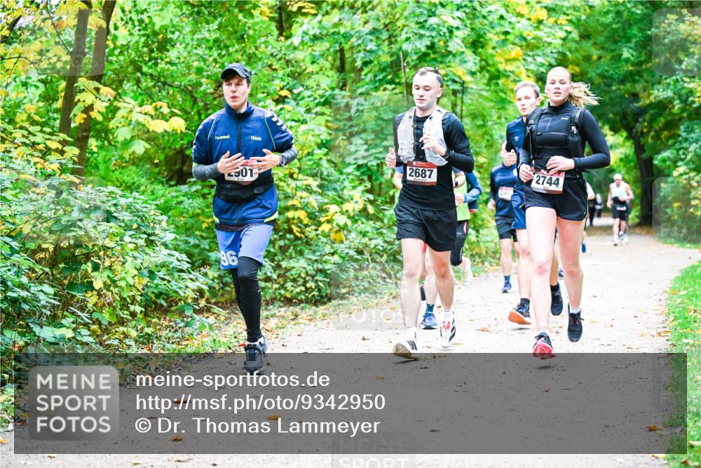 12.10.2025 - Bramfelder Halbmarathon 2025 Dr. Thomas Lammeyer http://msf.ph/oto/9342950 12.10.2025 09:56:42 Laufen 96, 01, 2687, 2744, 246 meine-sportfotos.de