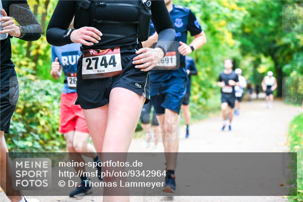 12.10.2025 - Bramfelder Halbmarathon 2025 Dr. Thomas Lammeyer http://msf.ph/oto/9342964 12.10.2025 09:56:43 Laufen 26, 2744, 691 meine-sportfotos.de