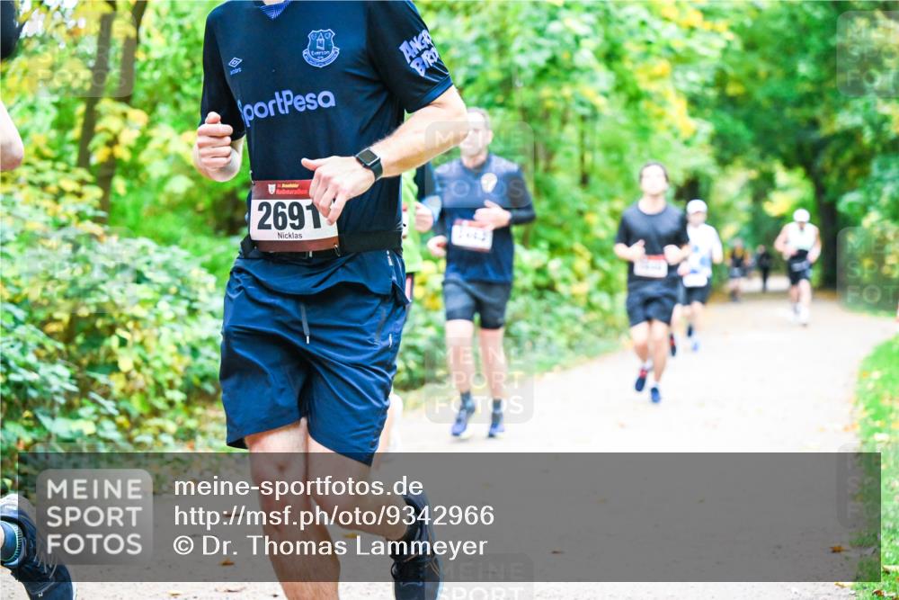 12.10.2025 - Bramfelder Halbmarathon 2025 Dr. Thomas Lammeyer http://msf.ph/oto/9342966 12.10.2025 09:56:44 Laufen 34, 2691 meine-sportfotos.de