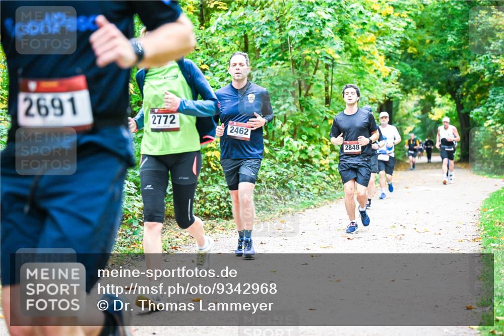 12.10.2025 - Bramfelder Halbmarathon 2025 Dr. Thomas Lammeyer http://msf.ph/oto/9342968 12.10.2025 09:56:44 Laufen 2691, 2772, 2462, 2848 meine-sportfotos.de