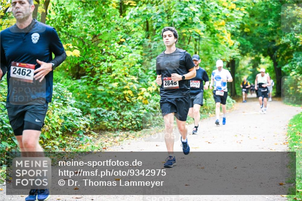 12.10.2025 - Bramfelder Halbmarathon 2025 Dr. Thomas Lammeyer http://msf.ph/oto/9342975 12.10.2025 09:56:46 Laufen 2462, 2848, 2572, 2488 meine-sportfotos.de