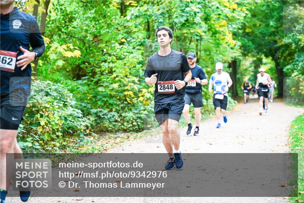12.10.2025 - Bramfelder Halbmarathon 2025 Dr. Thomas Lammeyer http://msf.ph/oto/9342976 12.10.2025 09:56:46 Laufen 62, 2848, 2572 meine-sportfotos.de