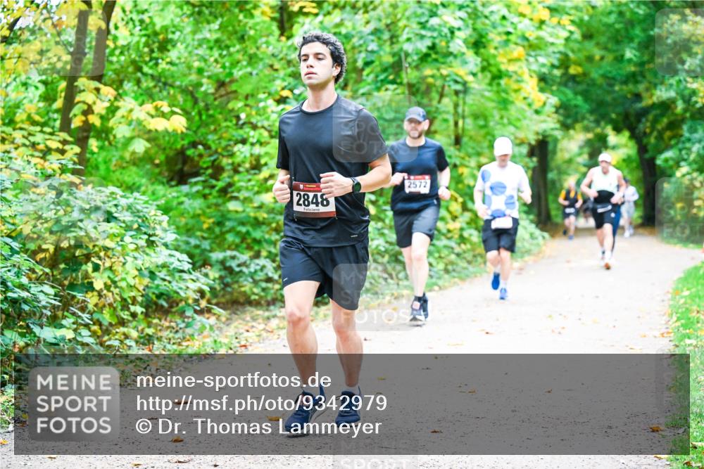 12.10.2025 - Bramfelder Halbmarathon 2025 Dr. Thomas Lammeyer http://msf.ph/oto/9342979 12.10.2025 09:56:46 Laufen 2848, 2572 meine-sportfotos.de