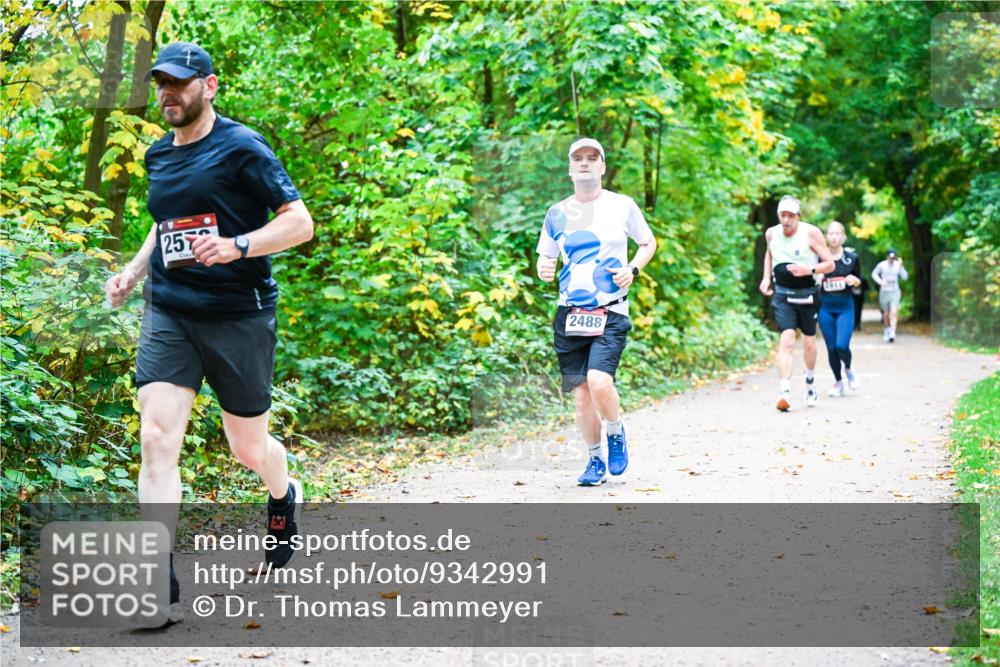 12.10.2025 - Bramfelder Halbmarathon 2025 Dr. Thomas Lammeyer http://msf.ph/oto/9342991 12.10.2025 09:56:48 Laufen 257, 2488 meine-sportfotos.de