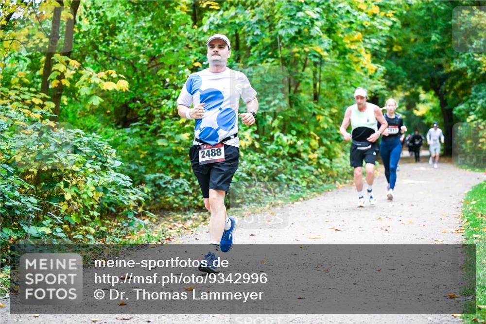12.10.2025 - Bramfelder Halbmarathon 2025 Dr. Thomas Lammeyer http://msf.ph/oto/9342996 12.10.2025 09:56:49 Laufen 2488 meine-sportfotos.de