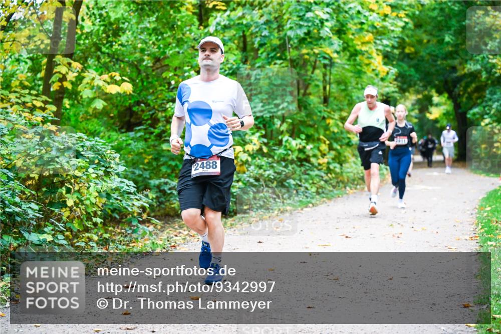 12.10.2025 - Bramfelder Halbmarathon 2025 Dr. Thomas Lammeyer http://msf.ph/oto/9342997 12.10.2025 09:56:49 Laufen 2488 meine-sportfotos.de