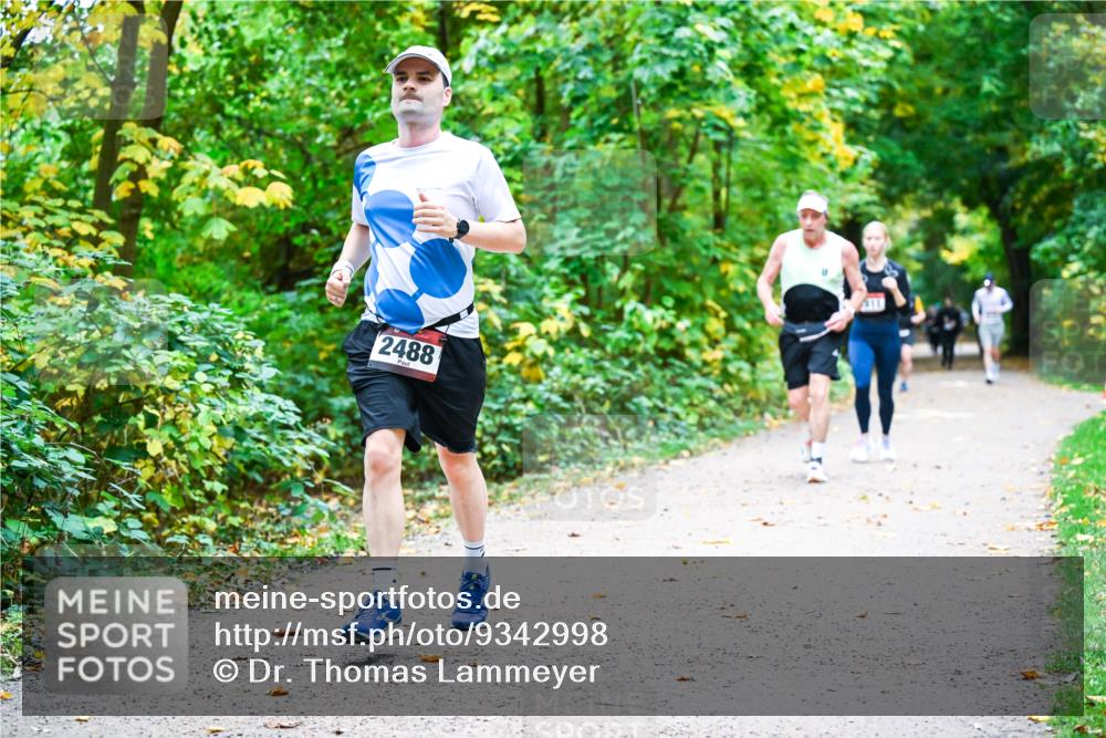 12.10.2025 - Bramfelder Halbmarathon 2025 Dr. Thomas Lammeyer http://msf.ph/oto/9342998 12.10.2025 09:56:49 Laufen 2488 meine-sportfotos.de