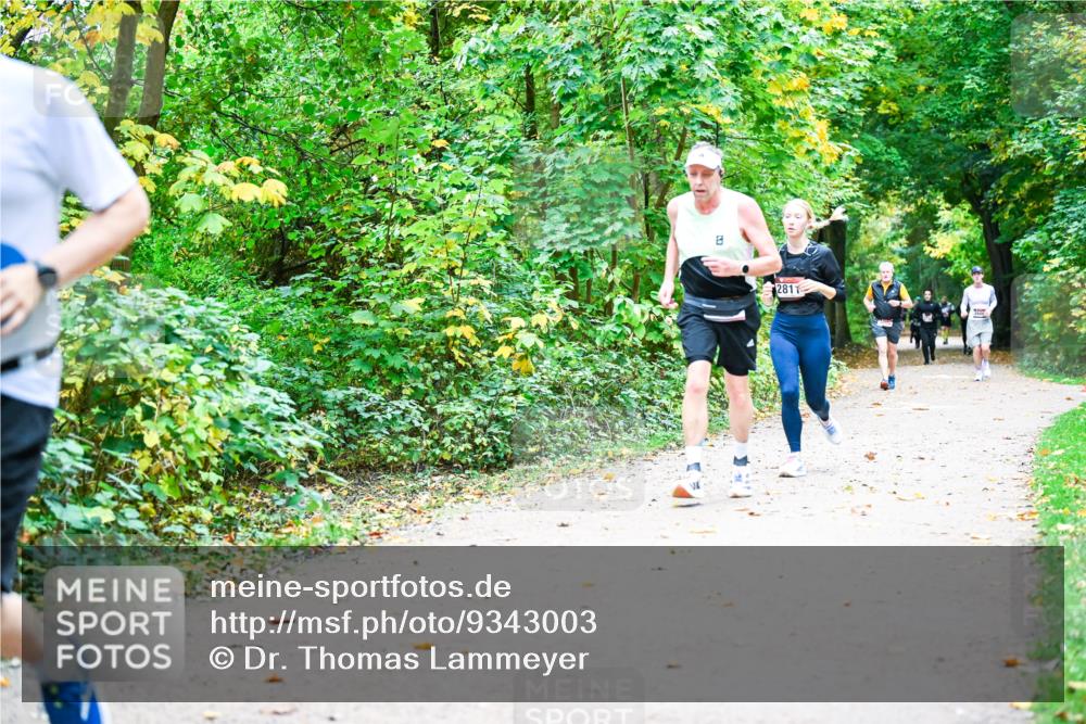 12.10.2025 - Bramfelder Halbmarathon 2025 Dr. Thomas Lammeyer http://msf.ph/oto/9343003 12.10.2025 09:56:50 Laufen 2811 meine-sportfotos.de