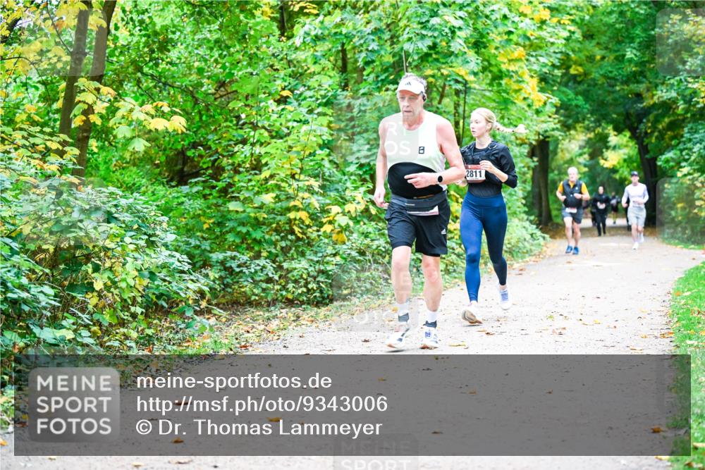 12.10.2025 - Bramfelder Halbmarathon 2025 Dr. Thomas Lammeyer http://msf.ph/oto/9343006 12.10.2025 09:56:51 Laufen 2811 meine-sportfotos.de