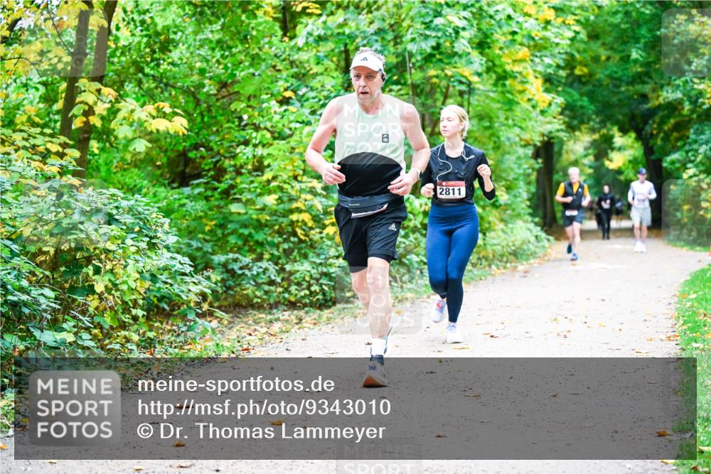 12.10.2025 - Bramfelder Halbmarathon 2025 Dr. Thomas Lammeyer http://msf.ph/oto/9343010 12.10.2025 09:56:52 Laufen 2811 meine-sportfotos.de