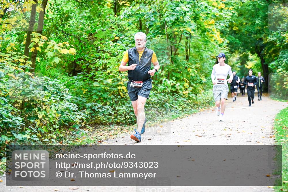 12.10.2025 - Bramfelder Halbmarathon 2025 Dr. Thomas Lammeyer http://msf.ph/oto/9343023 12.10.2025 09:56:58 Laufen 2550, 4, 2606 meine-sportfotos.de