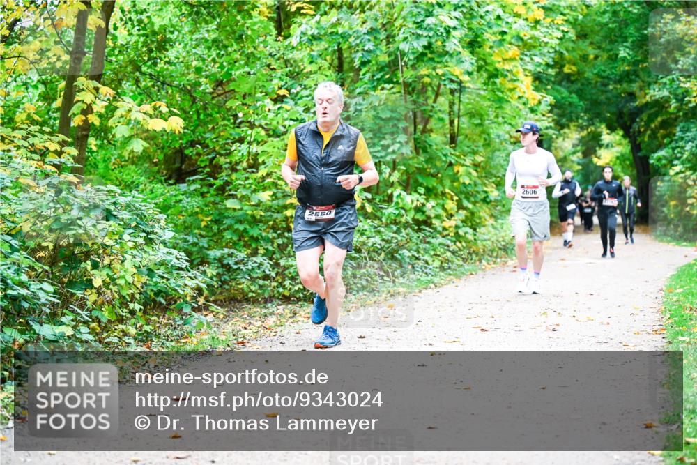 12.10.2025 - Bramfelder Halbmarathon 2025 Dr. Thomas Lammeyer http://msf.ph/oto/9343024 12.10.2025 09:56:58 Laufen 2550, 2606 meine-sportfotos.de