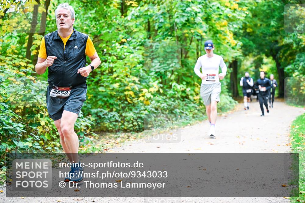 12.10.2025 - Bramfelder Halbmarathon 2025 Dr. Thomas Lammeyer http://msf.ph/oto/9343033 12.10.2025 09:57:00 Laufen 2550, 831, 2606 meine-sportfotos.de