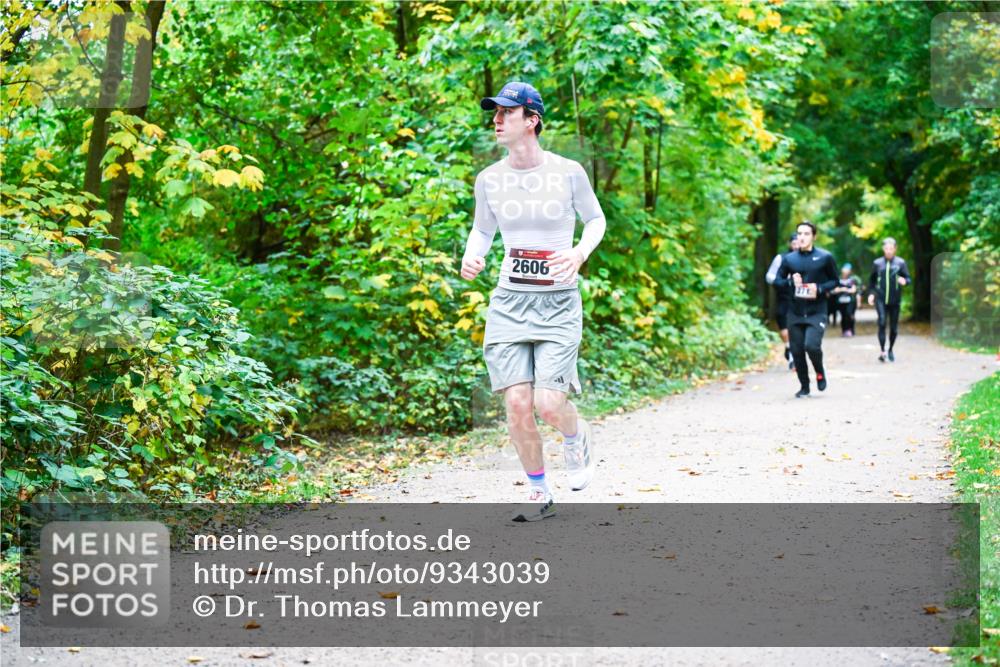 12.10.2025 - Bramfelder Halbmarathon 2025 Dr. Thomas Lammeyer http://msf.ph/oto/9343039 12.10.2025 09:57:01 Laufen 2606 meine-sportfotos.de