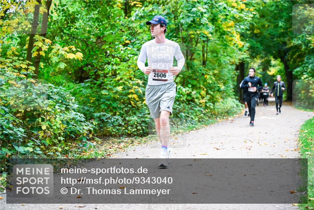 12.10.2025 - Bramfelder Halbmarathon 2025 Dr. Thomas Lammeyer http://msf.ph/oto/9343040 12.10.2025 09:57:01 Laufen 2606, 2710 meine-sportfotos.de